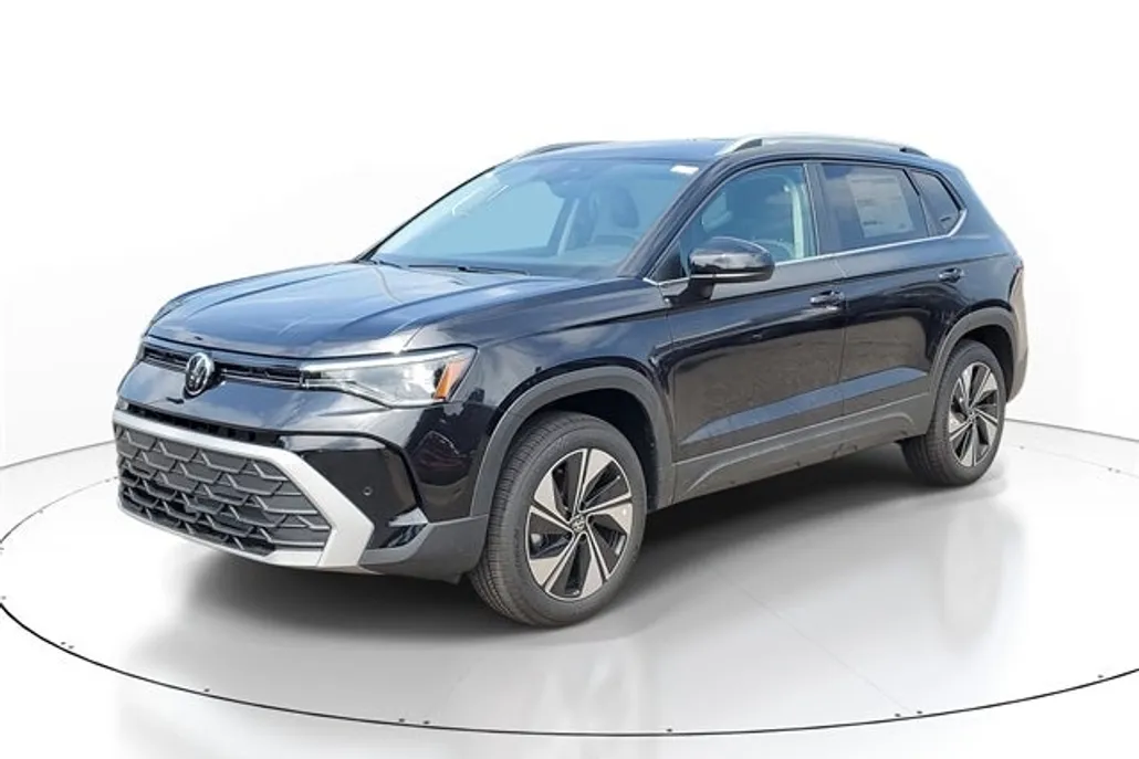 2025 Volkswagen Taos SE photo 1