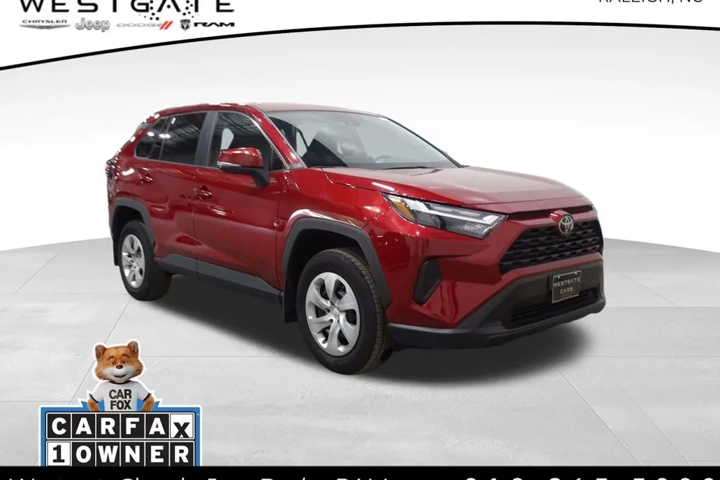 2023 Toyota RAV4 LE photo 1