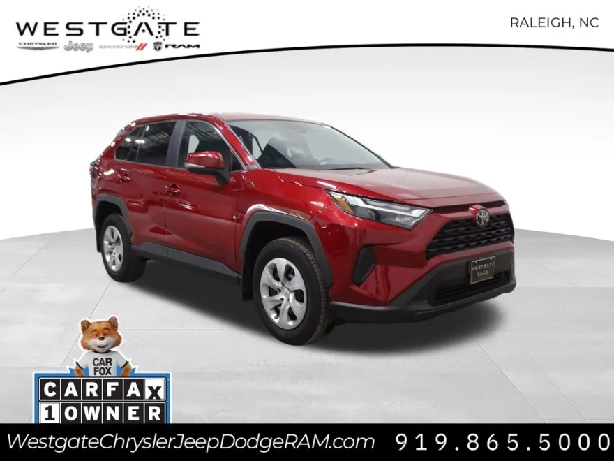 2023 Toyota RAV4 LE photo 1