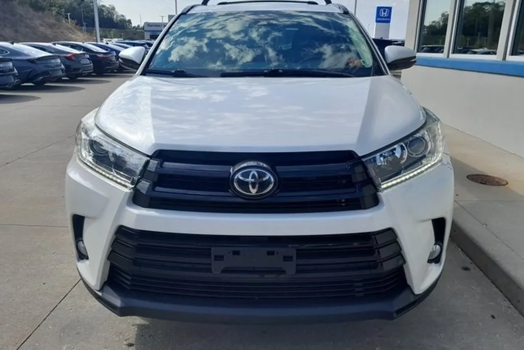 2018 Toyota Highlander SE XLE photo 1