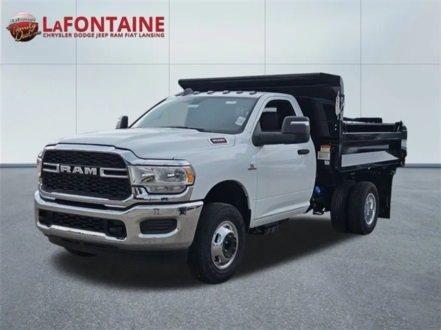 2024 Ram 3500 Tradesman photo 1