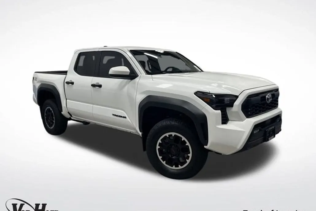 2024 Toyota Tacoma TRD Off-Road photo 1