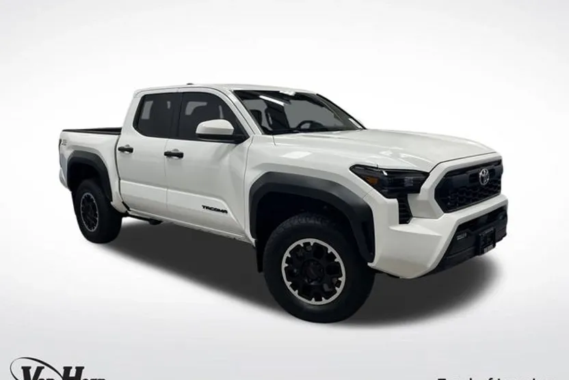 2024 Toyota Tacoma TRD Off-Road photo 1