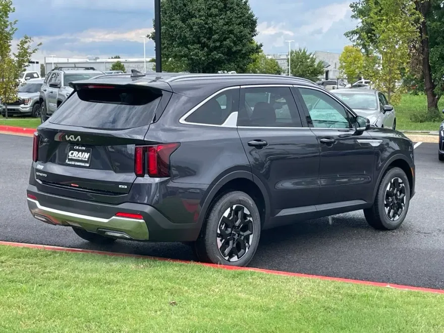 2026 Kia Sorento S photo 1