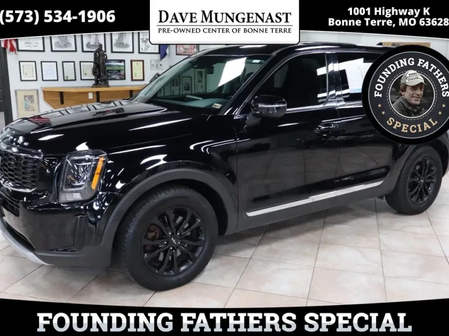 2022 Kia Telluride LX photo 1