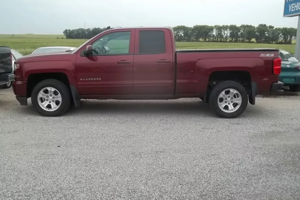 2016 Chevrolet Silverado 1500 LT photo 1