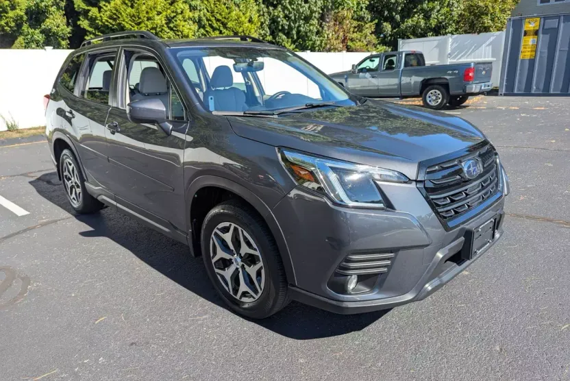 2022 Subaru Forester Premium photo 1