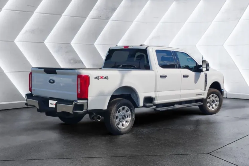 2024 Ford F-250 XLT photo 1