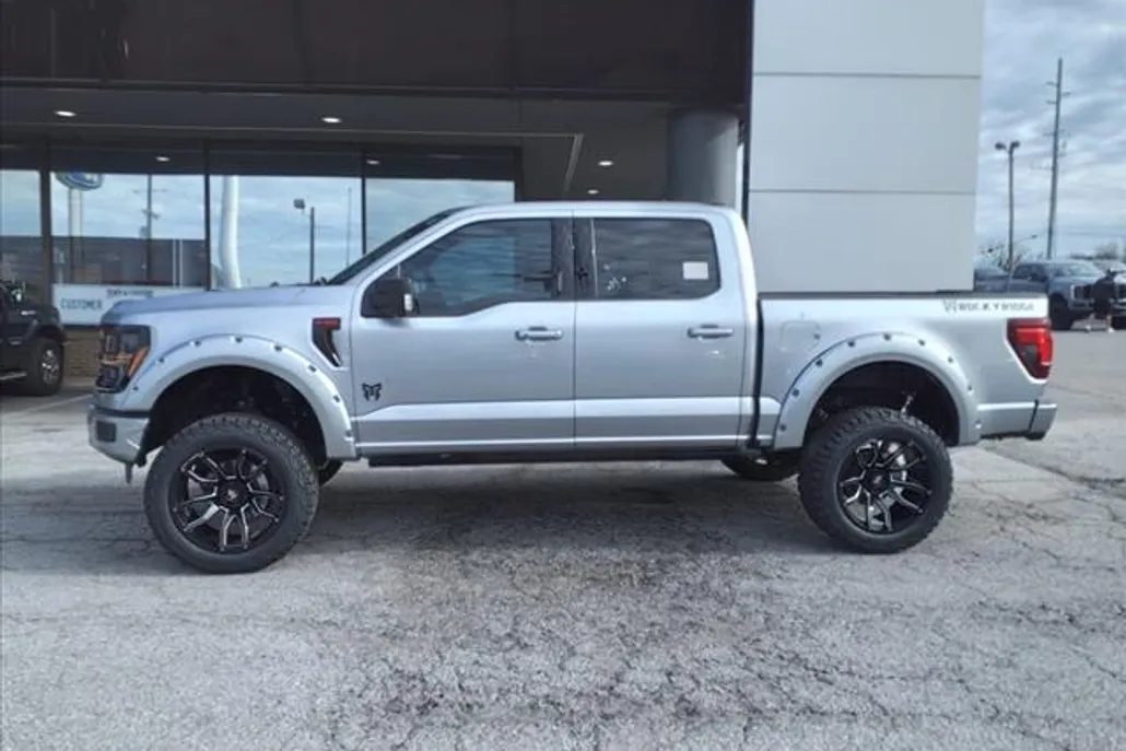 2024 Ford F-150 XLT photo 1