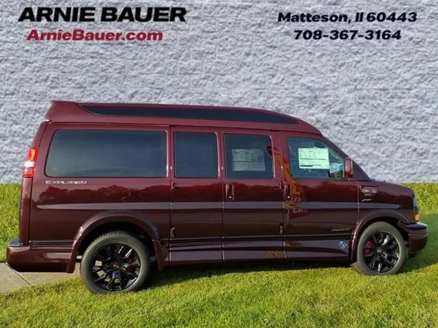 2025 Gmc Savana Cargo 2500 photo 1