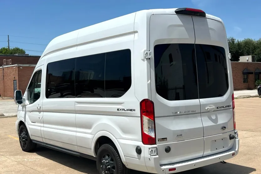 2023 Ford Transit Passenger photo 1