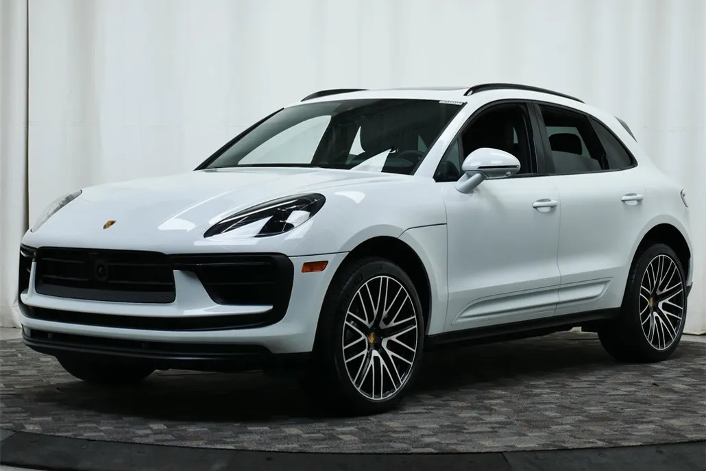 2025 Porsche Macan S photo 1