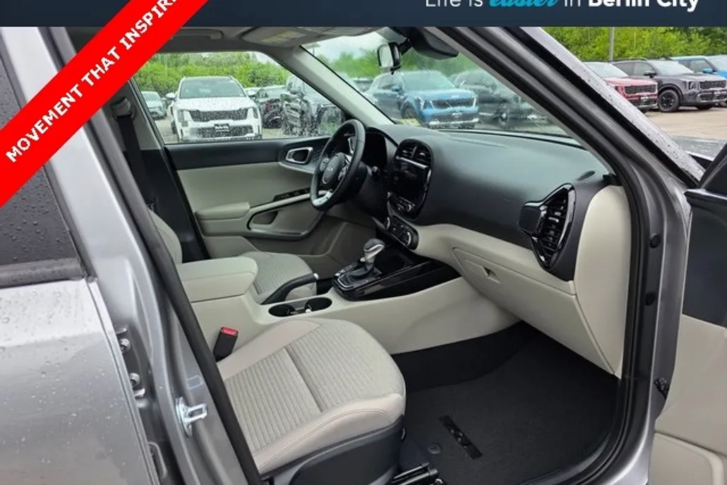 2025 Kia Soul EX photo 1