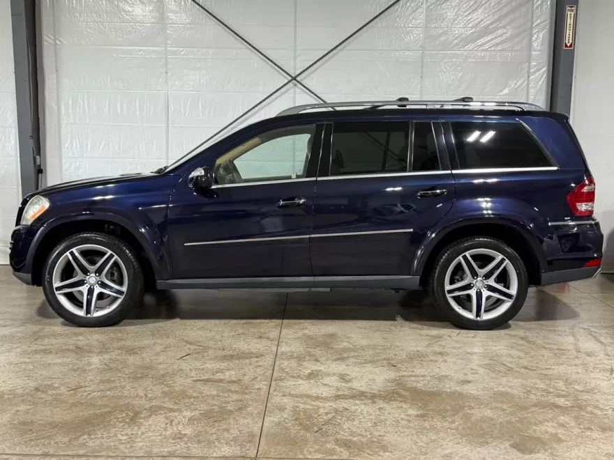 2010 Mercedes Benz GL 550 photo 1