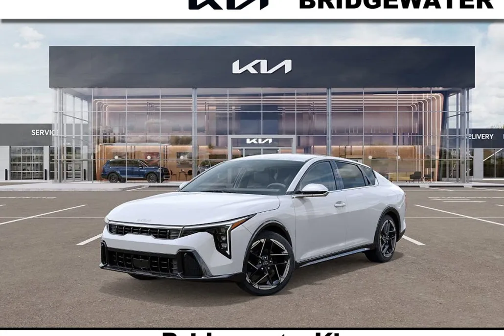 2025 Kia K4 GT-Line photo 1
