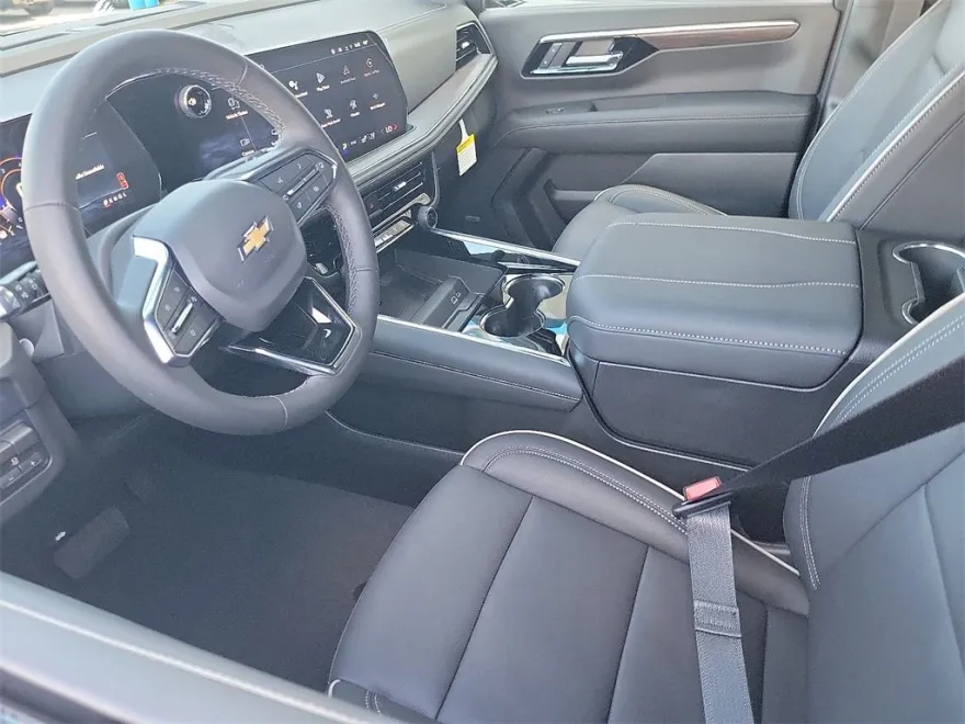 2026 Chevrolet Suburban Premier photo 1