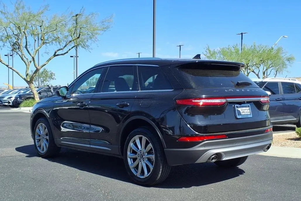 2022 Lincoln Corsair Standard photo 1