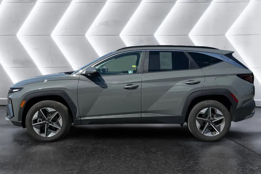 2025 Hyundai Tucson SEL photo 1