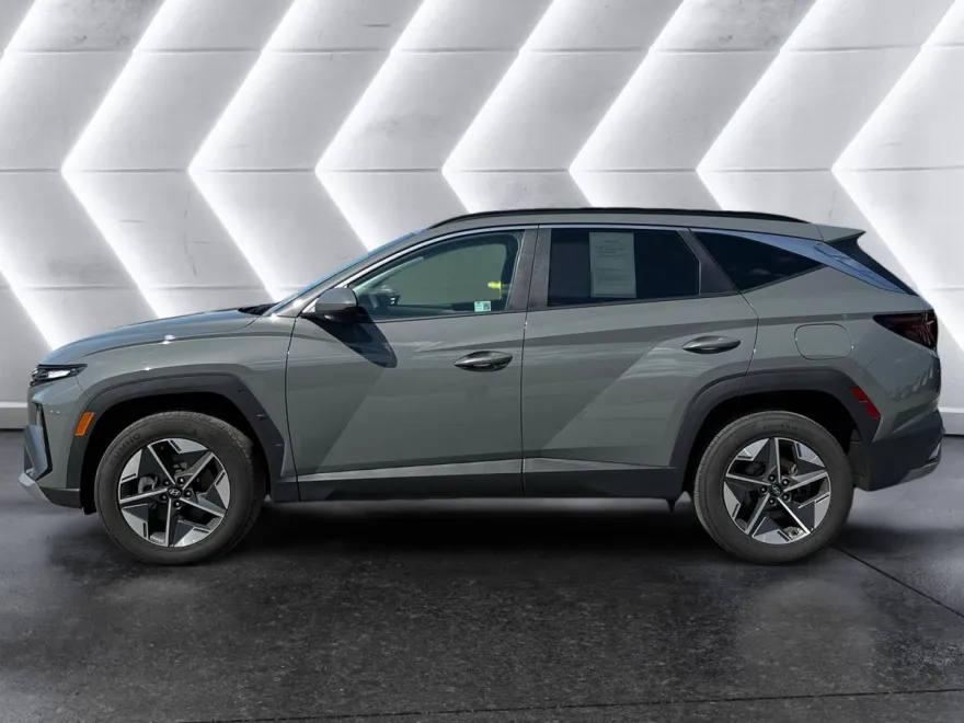 2025 Hyundai Tucson SEL photo 1