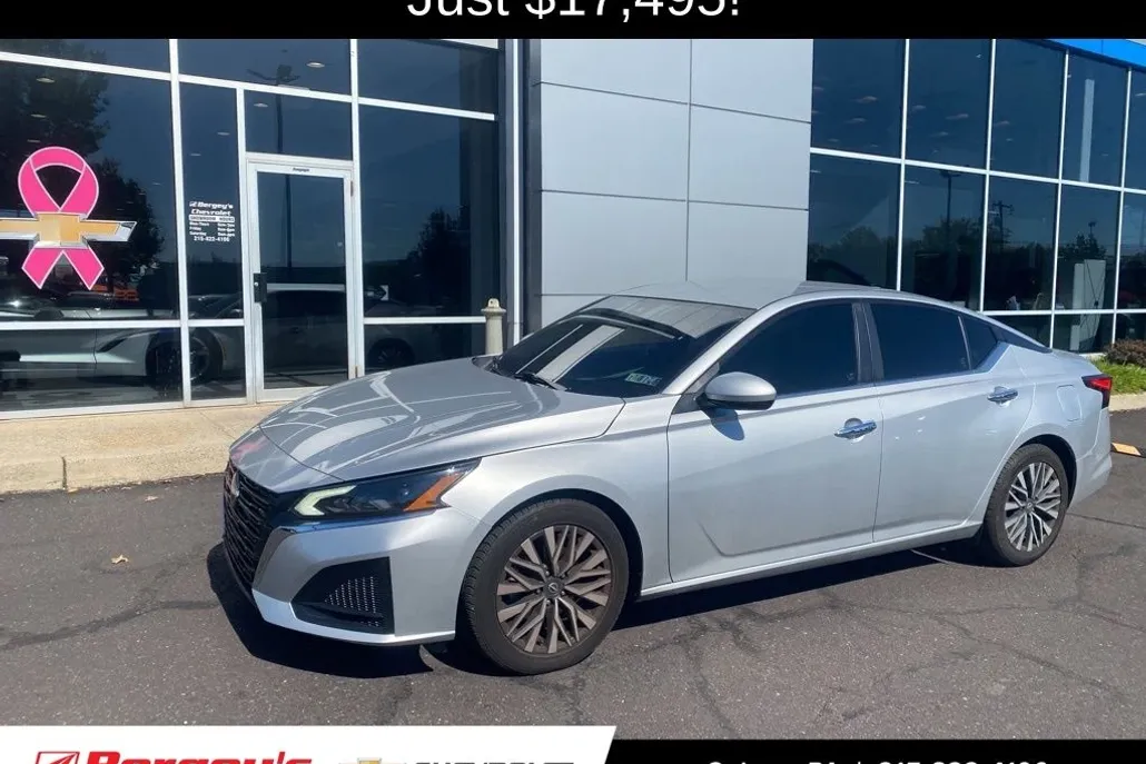 2023 Nissan Altima 2.5 SV photo 1