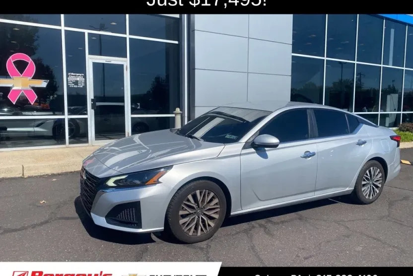 2023 Nissan Altima 2.5 SV photo 1