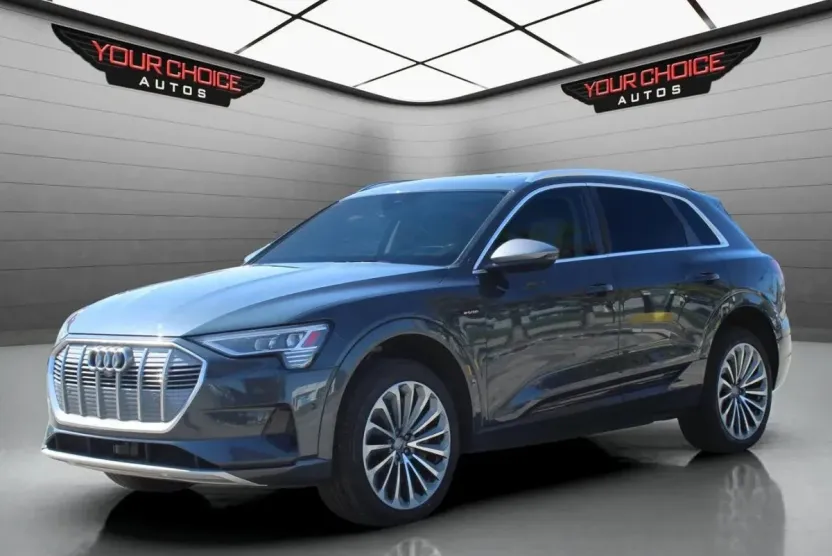 2019 Audi e-tron Prestige photo 1