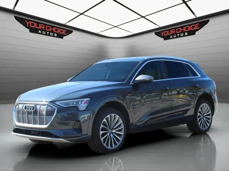 2019 Audi e-tron Prestige photo 1