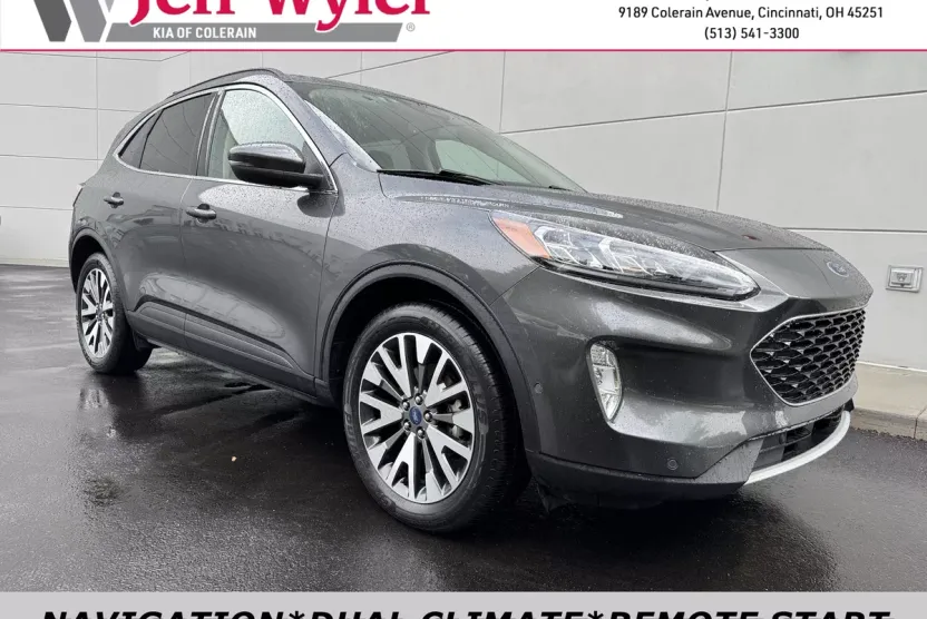 2020 Ford Escape Titanium photo 1