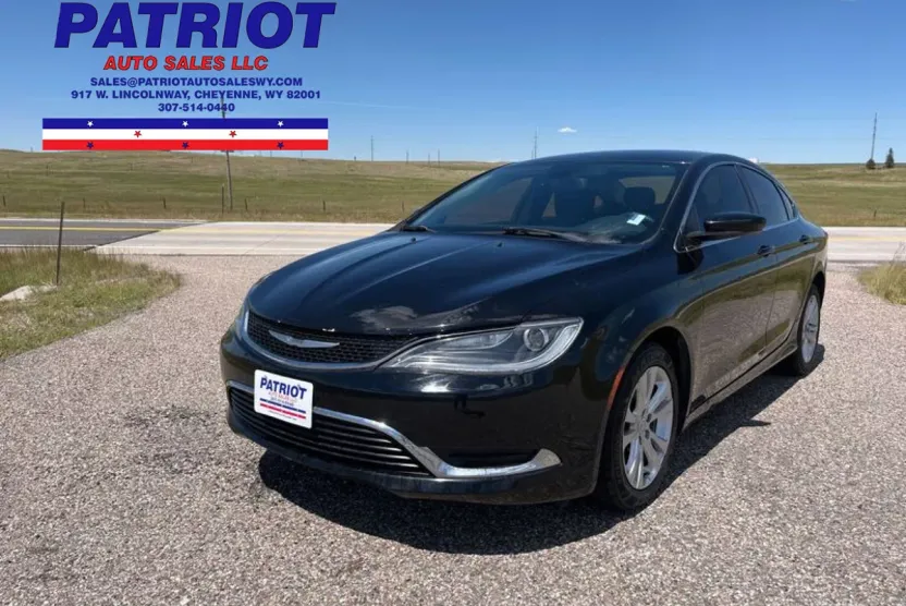 2015 Chrysler 200 Limited photo 1