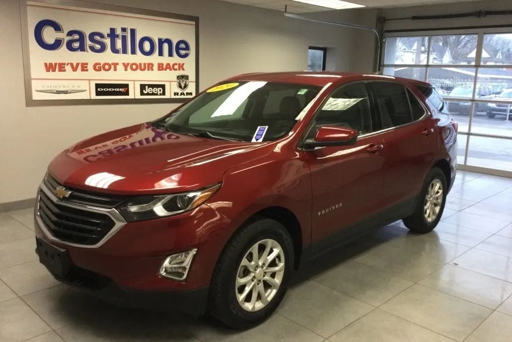 2020 Chevrolet Equinox LT photo 1