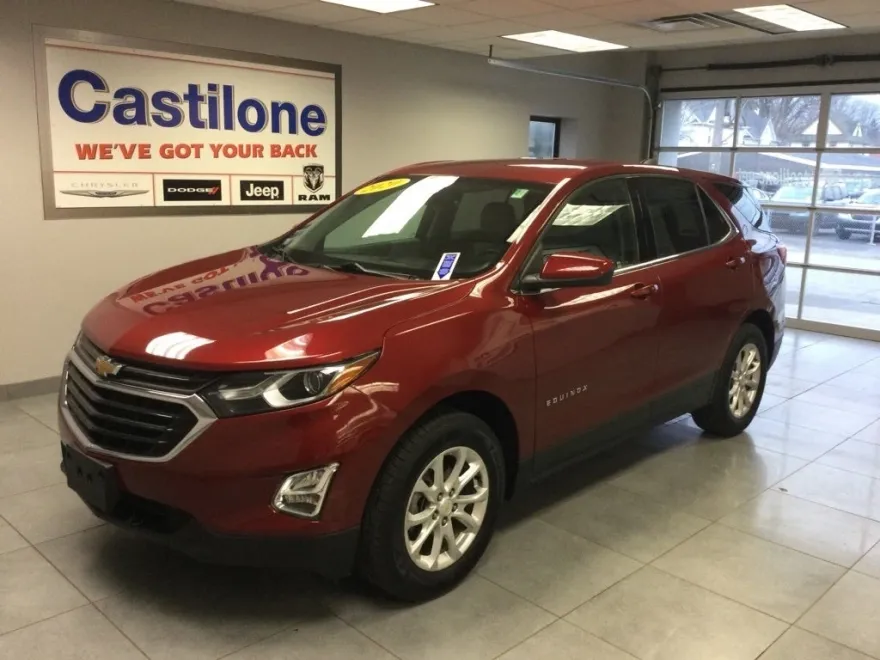 2020 Chevrolet Equinox LT photo 1