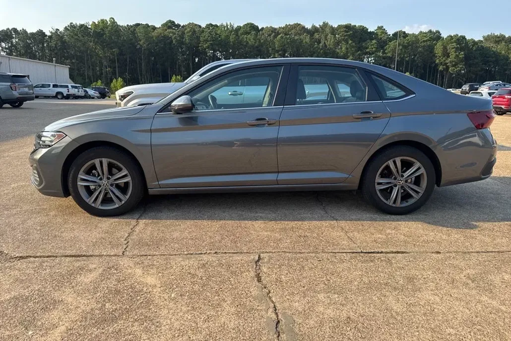 2024 Volkswagen Jetta 1.5T SE photo 1