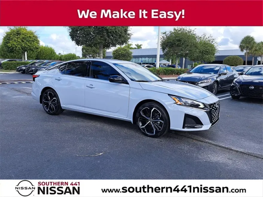 2025 Nissan Altima 2.5 SR photo 1
