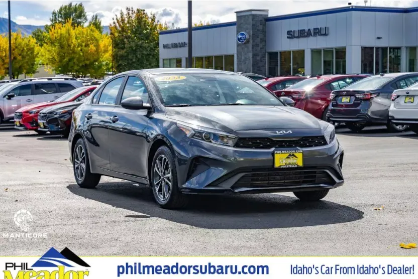 2023 Kia Forte LXS photo 1