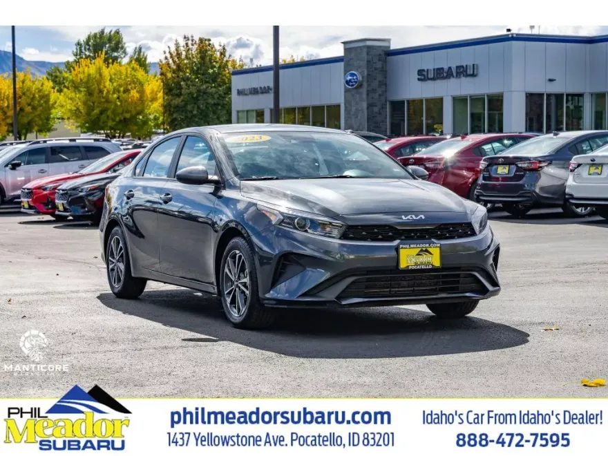 2023 Kia Forte LXS photo 1