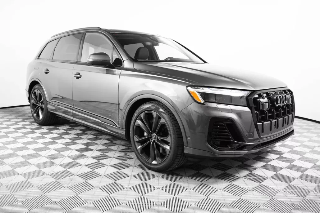 2025 Audi Q7 55 Premium Plus photo 1