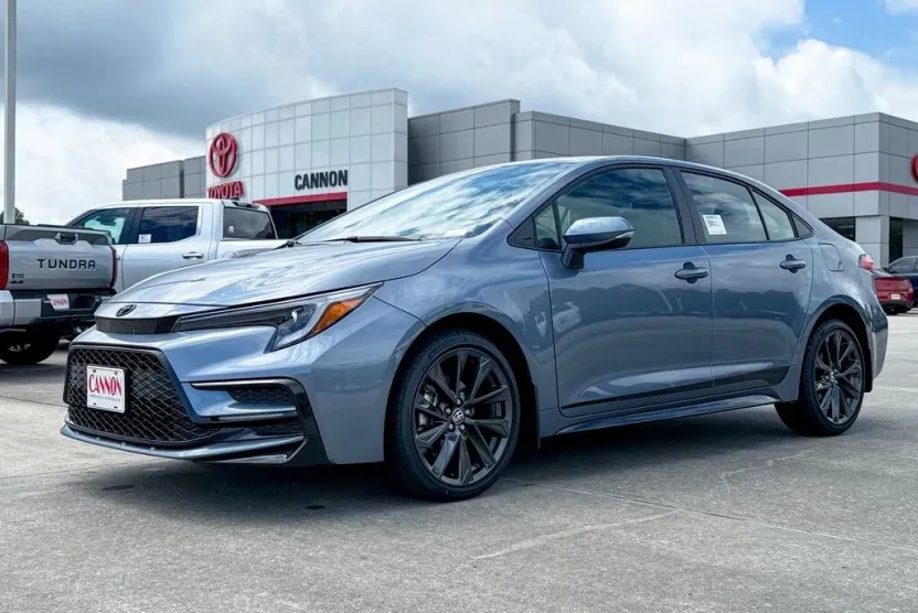 2025 Toyota Corolla SE photo 1