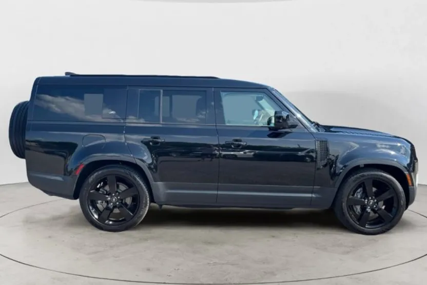 2024 Land Rover Defender 130 S photo 1
