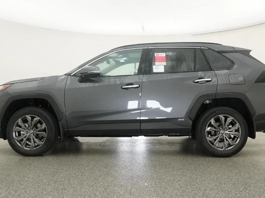 2025 Toyota RAV4 Hybrid Limited photo 1