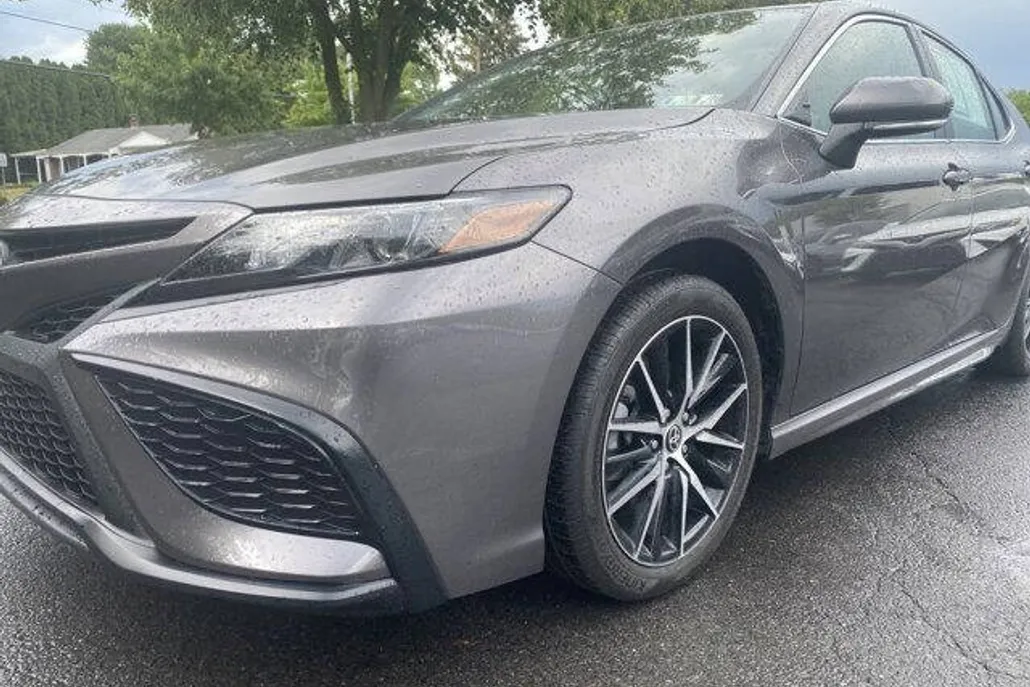 2023 Toyota Camry SE photo 1