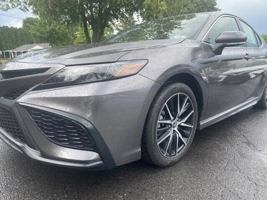 2023 Toyota Camry SE photo 1