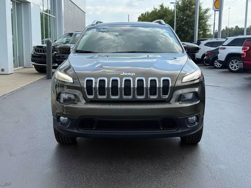 2016 Jeep Cherokee Latitude photo 1