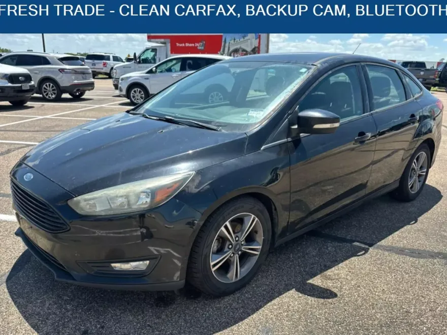2017 Ford Focus SE photo 1