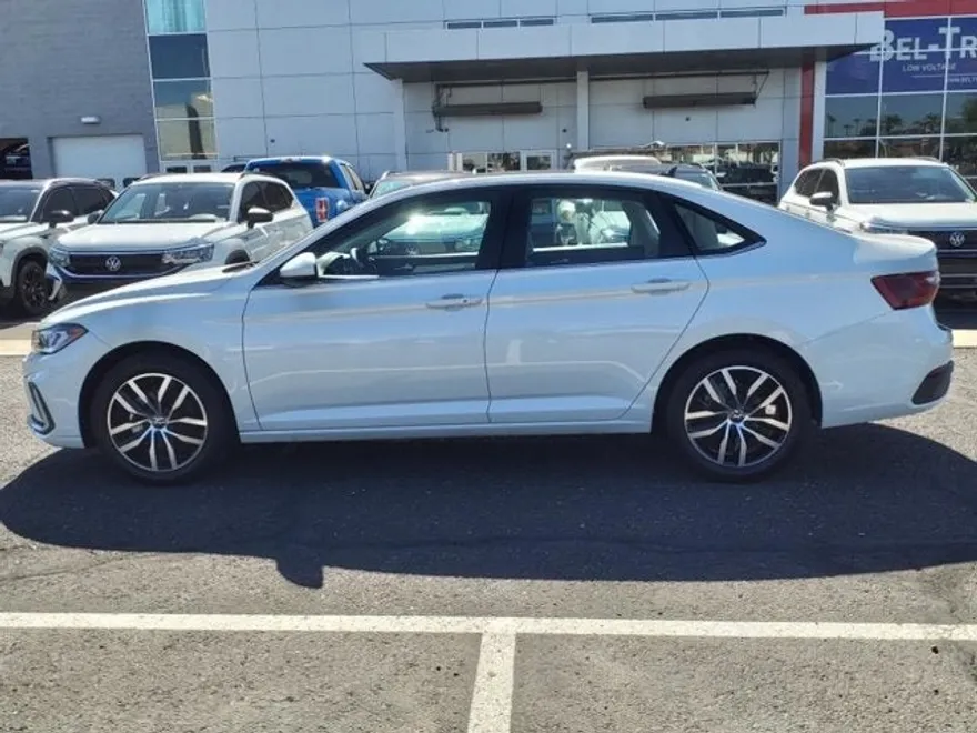 2025 Volkswagen Jetta SE photo 1