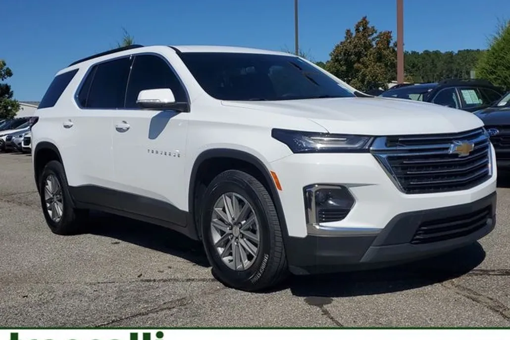 2023 Chevrolet Traverse photo 1