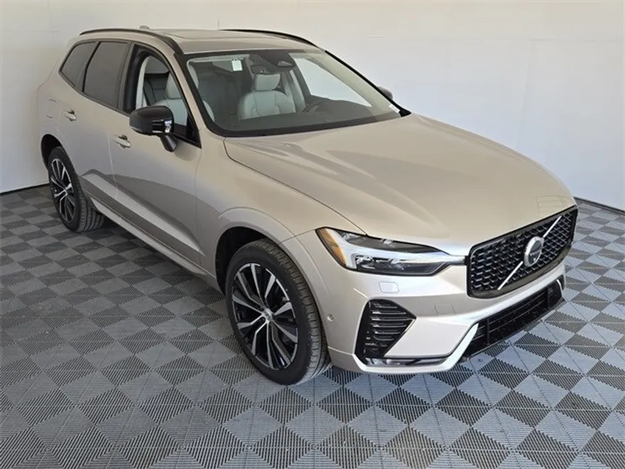 2025 Volvo XC60 B5 Plus photo 1