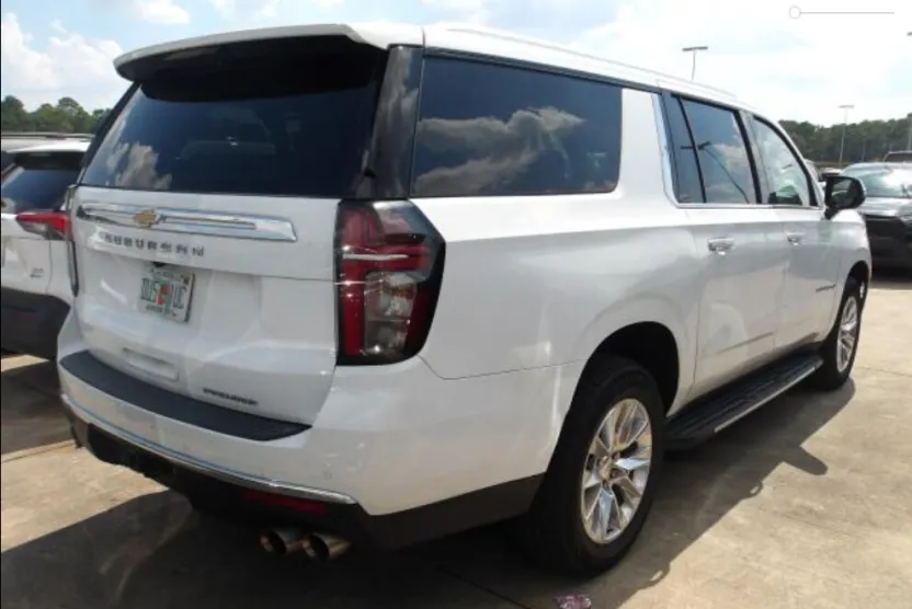 2023 Chevrolet Suburban Premier photo 1