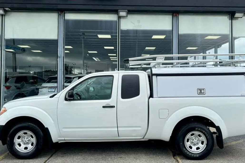 2017 Nissan Frontier King Cab S photo 1