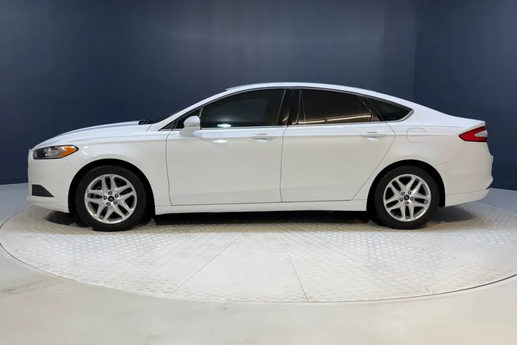 2013 Ford Fusion SE photo 1