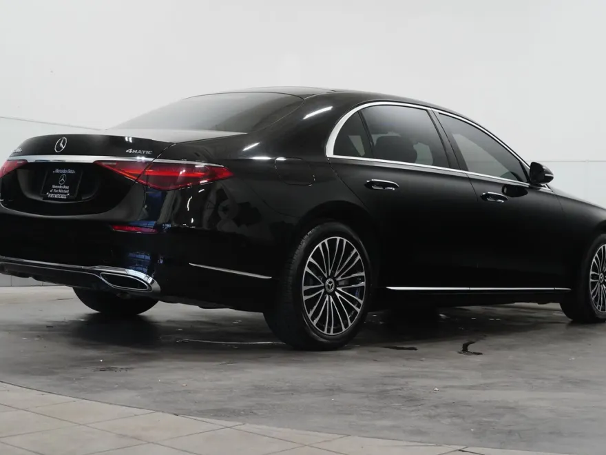 2024 Mercedes Benz S 580e 4MATIC photo 1